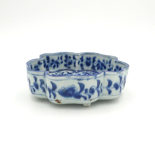 Ceramic 19th Century Blue and White Lobed Dish, Japan For Sale - Image 7 of 7