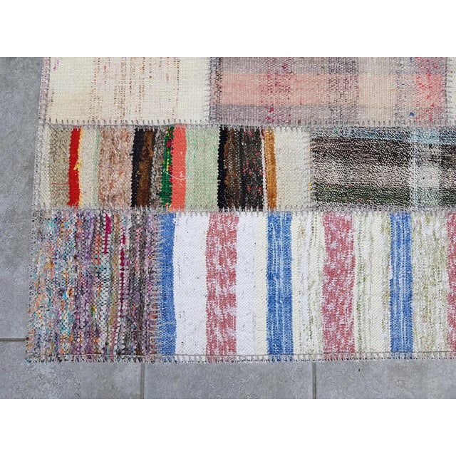 Mid 20th Century Natural Turkish Kilim Rug For Sale - Image 10 of 10