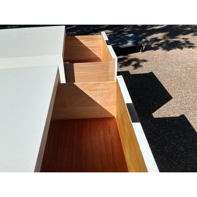 Mid-Century Modern Henredon "Bel Air" Campaign Style Creamy White Nightstands - A Pair For Sale In Memphis - Image 6 of 8