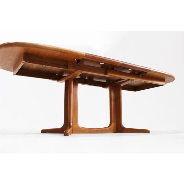 Vintage Danish Oval Extendable Dining Table in Teak from Glostrup, 1960s For Sale - Image 9 of 10