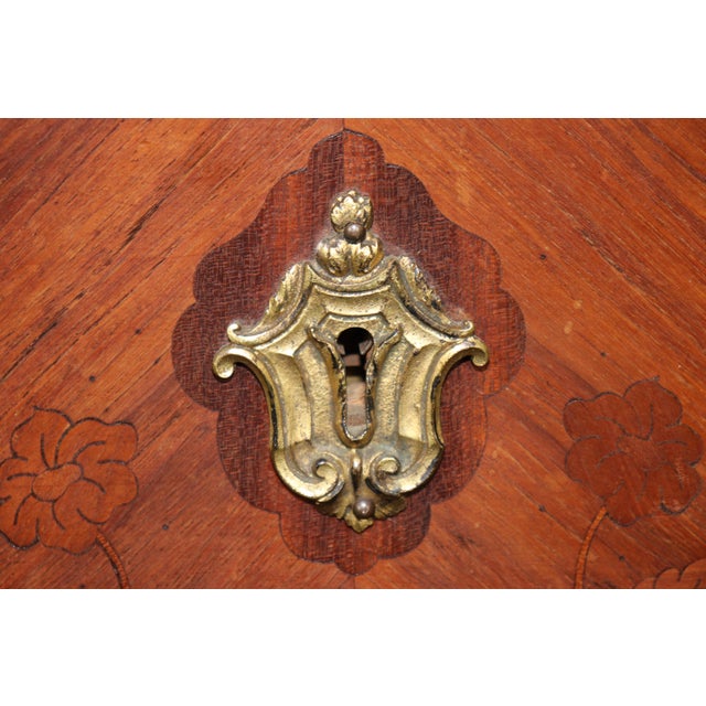 1910s Antique French Louis XV Style Bronze Ormolu Mounted Marble Top Commode For Sale - Image 5 of 13