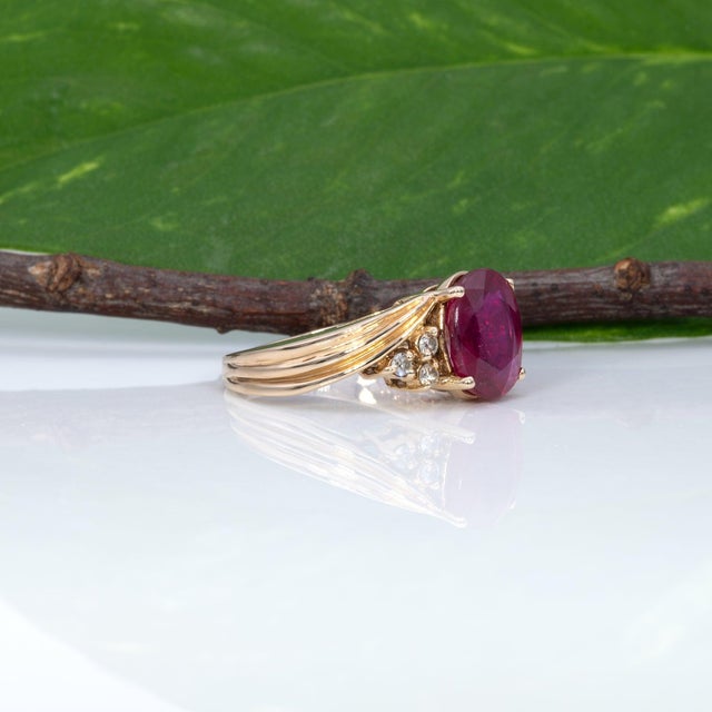 Metal 4.4Ct Madagascar Ruby Estate Ring With Earth-Mined Diamond Accents: 14k Gold, Size 6.75 For Sale - Image 7 of 9