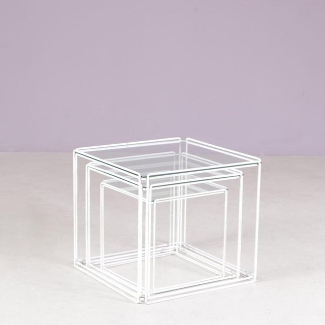 Isocele Nesting Tables in White Metal with Glass Tops by Max Sauze, France, 1970s, Set of 3 For Sale - Image 5 of 10