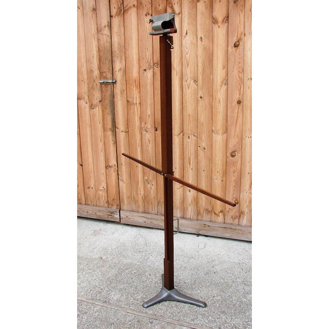 Teak Tripod Valet, 1970s, in Good conditions. Designed 1970 to 1979