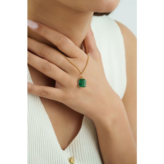 Metal Modernist 3.66ct Octagon Emerald Bezel Pendant in 14k Yellow Gold For Sale - Image 7 of 13