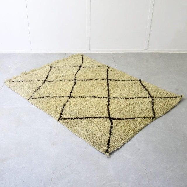 Vintage Nomadic Berber Rug, 1970 For Sale - Image 6 of 6