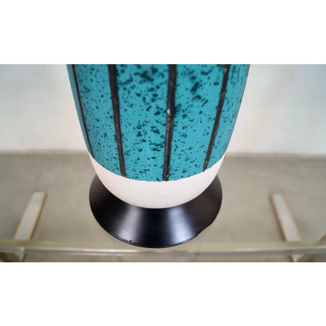1960’s Mid-Century Modern Pottery Ceramic Table Lamp For Sale - Image 9 of 12