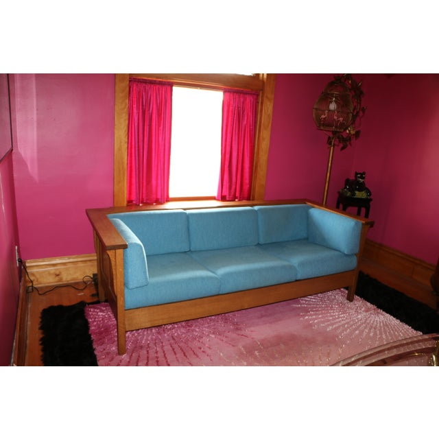 2000 - 2009 Early 21st Century Amish Made Mission Arts and Crafts Cubic Panel Sofa Quartersawn Oak Sofa For Sale - Image 5 of 9