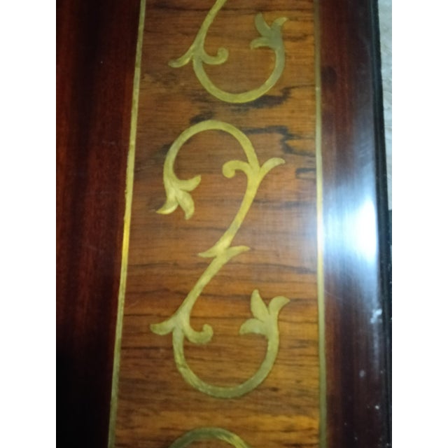 Italian 1950s Neoclassical Tiger Maple Inlaid Cocktail Table (Franceslo Molon Giemme) Style For Sale - Image 3 of 7