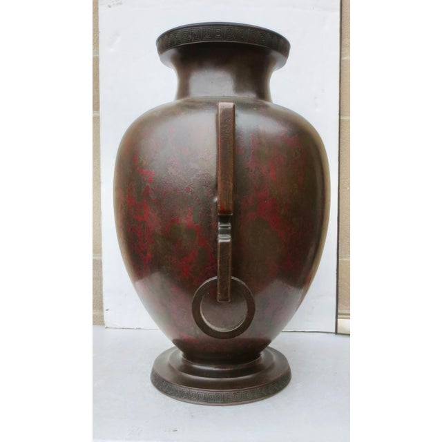 Beautiful and Massive Bronze vase by Sencho Ku, Japanese ( 1868-1912). Beautifully made with a large oval body, egg-shaped...