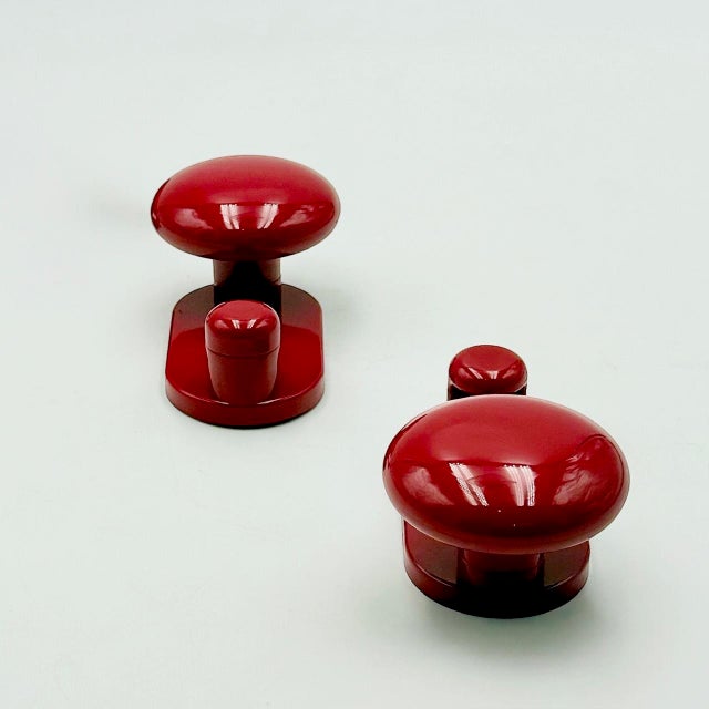Modern Wall Hooks in Glossy Red by Carlo Bartoli, 1970s, Set of 2 For Sale - Image 9 of 11