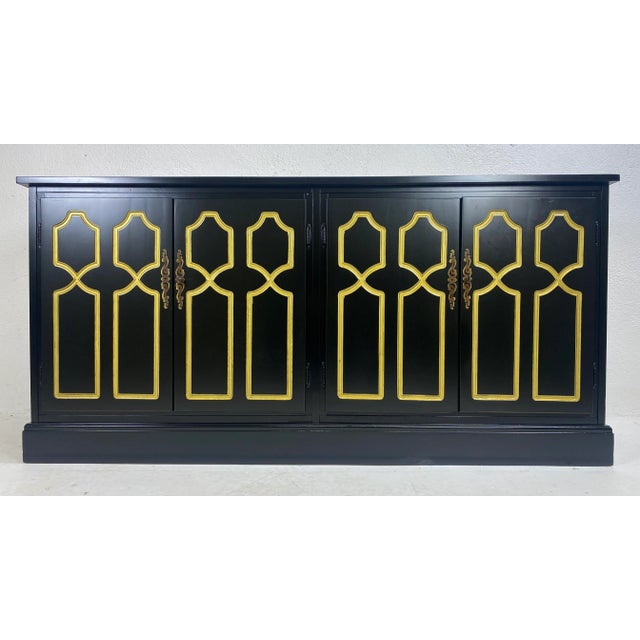 1950s Dorothy Draper Hollywood Regency Espana Four-Door Marble Top Credenza. For Sale - Image 5 of 10