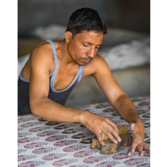 2020s Carnation 10-Seat Indigo/Brick Red Tablecloth For Sale - Image 5 of 8