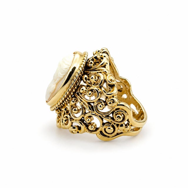 14k Yellow Gold Italian Cameo Ring, Early 20th Century, Size 6 For Sale - Image 4 of 4