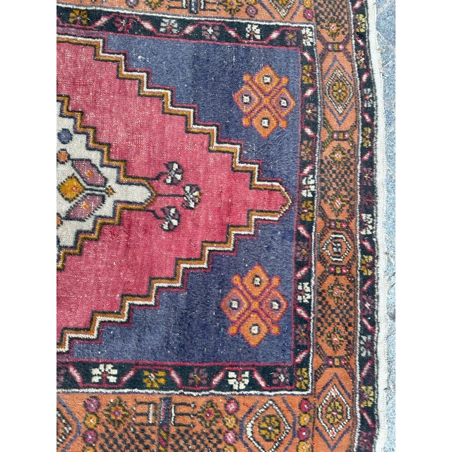 1940s Mid-Century Turkish Anatolian Rug, 1940s For Sale - Image 5 of 18