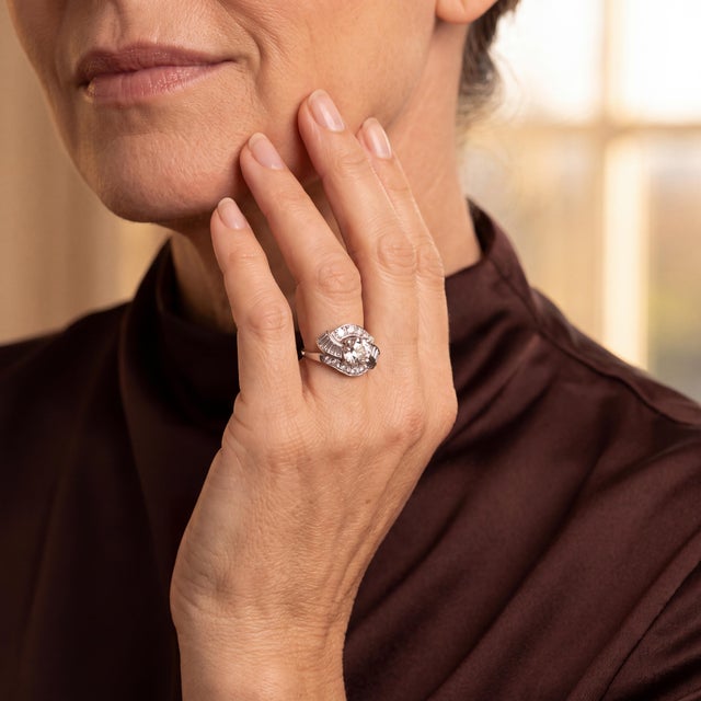 1950's 14k White Gold 1.46ct Old European Cut Diamond Bypass Ring, Size 6 For Sale - Image 4 of 4