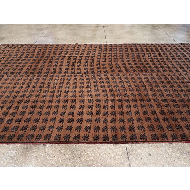 Galerie Shabab Collection Mid-20th Century Turkish Anatolian Room Size Carpet For Sale - Image 4 of 8