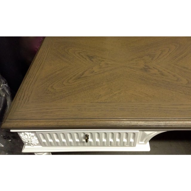 Vintage Neoclassical Fluted Arched Coved Desk With Book-Matched Butterfly Top For Sale In West Palm - Image 6 of 10