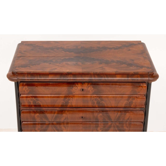 19th Century Biedermeier Flame Mahogany Commode For Sale - Image 5 of 8