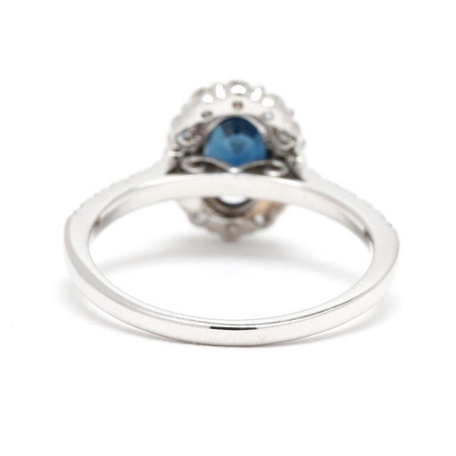 Modern 1.6ctw Diamond & Sapphire Cocktail Ring, 14k White Gold, Ring Size 6.75 For Sale - Image 3 of 7