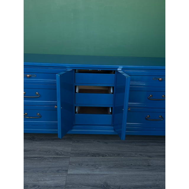 1970s Mid-Century Modern Walnut High Gloss Blue Lacquered Dresser For Sale - Image 16 of 17