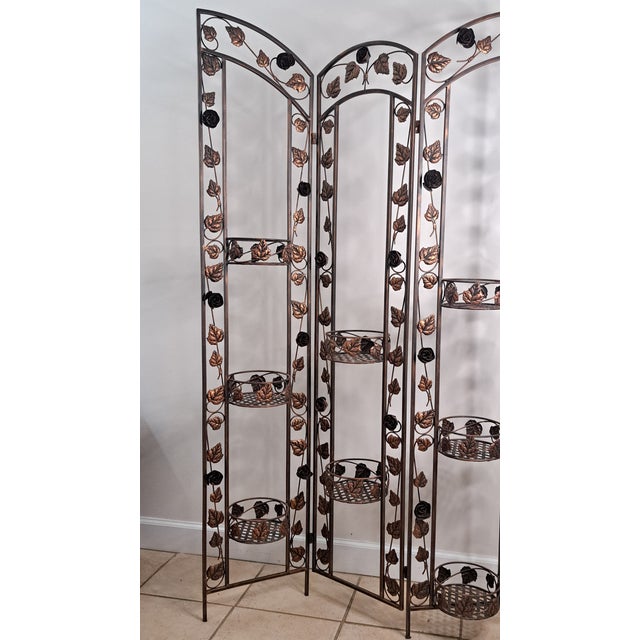 Gold VTG Italian Gold Metal Grape Vine Folding Planter 3 Dividers Hollywood Regency For Sale - Image 8 of 17