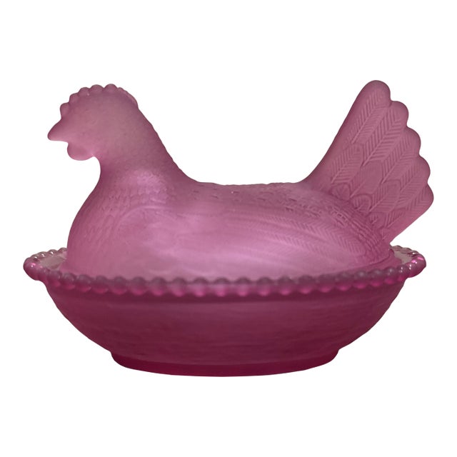 Small Glass Hen on a Nest in Purple For Sale