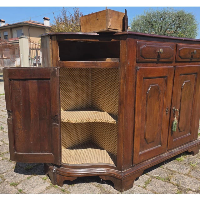 Venetian Walnut Sideboard, 19th Century For Sale - Image 6 of 8