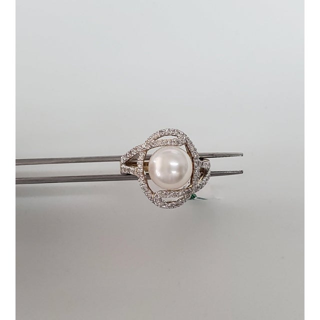 2020s Freshwater Pearl Diamond Ring .32cttw 14k Yellow Gold, Size 5 For Sale - Image 5 of 5