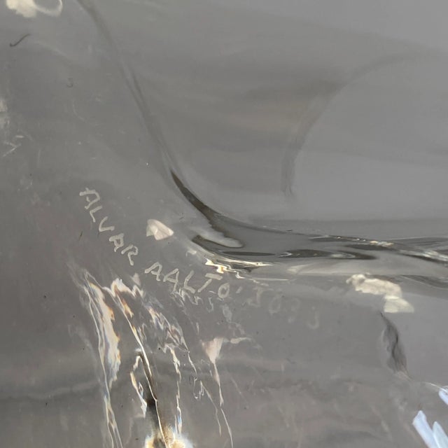 Original Modern Clear Glass Savoy Vase by Alvar Aalto For Sale In New York - Image 6 of 7