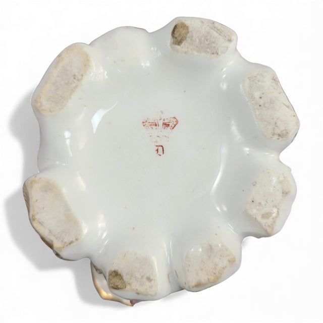 Reticulated Flower-Encrusted Vase with Cover from Coalport, 1835-1845 For Sale - Image 11 of 14