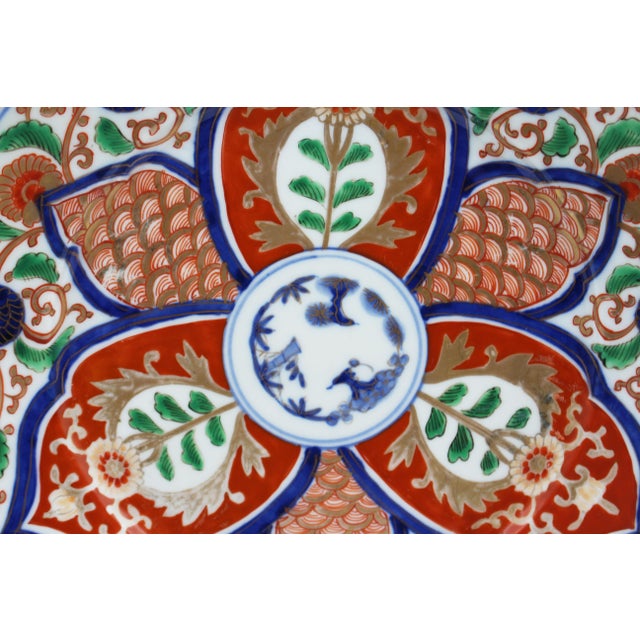 Circa 1860 Japanese Pair of Boldly Decorated Imari Plates For Sale In Raleigh - Image 6 of 6