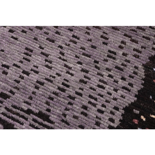 Abstract Eclectic Black/Gray High Low Wool & Silk Rug - 5'6'' X 8'4'' For Sale - Image 3 of 9