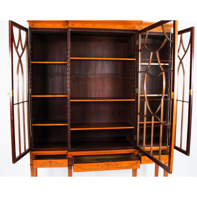 Satinwood Breakfront Bookcase or Display Cabinet from Edwards & Roberts, 19th Century For Sale - Image 9 of 18