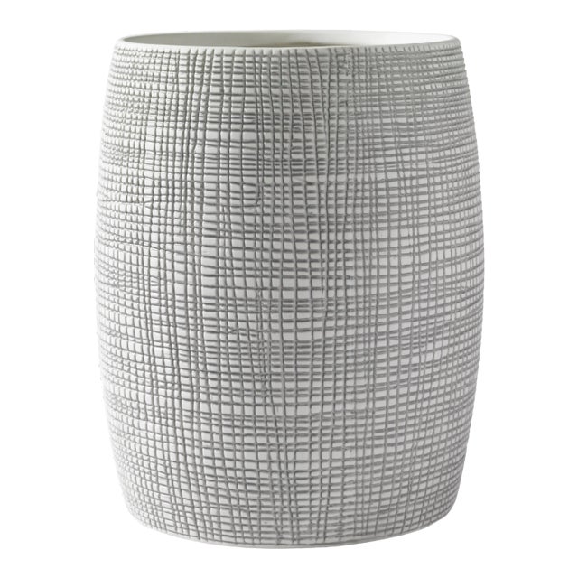 Raffia Bath Accessories Waste Basket in Porcelain For Sale