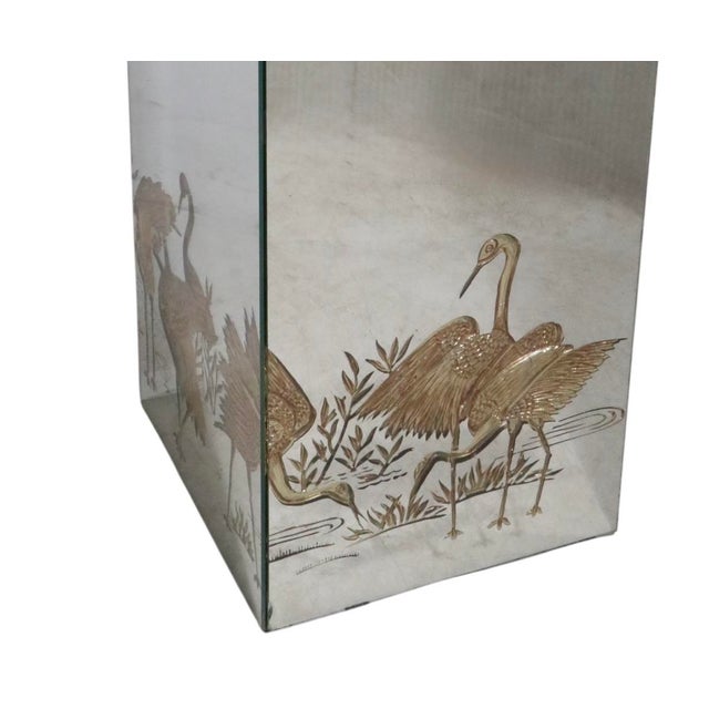 Voguish Hollywood Regency, Asia Modern style mirrored pedestal, in very good, original, clean and ready to use condition....