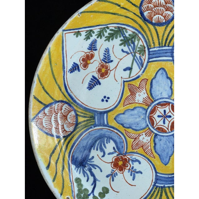 Antique Dutch Delft Yellow-Ground Four Hearts Plate, 1700s For Sale - Image 6 of 9