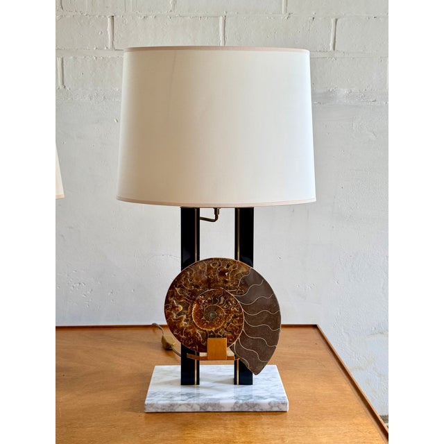 Hollywood Regency Hollywood Regency Ammonite Lamps in Brass, Marble and Lacquer, France, 1970s, Set of 2 For Sale - Image 3 of 7