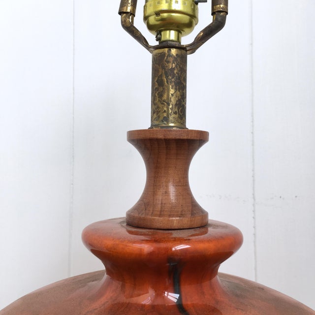 Mid-Century Modern 1960’s Drip Glaze Ceramic Table Lamp With Textured Shade – Retro Rust & Brown For Sale In Los Angeles - Image 6 of 11