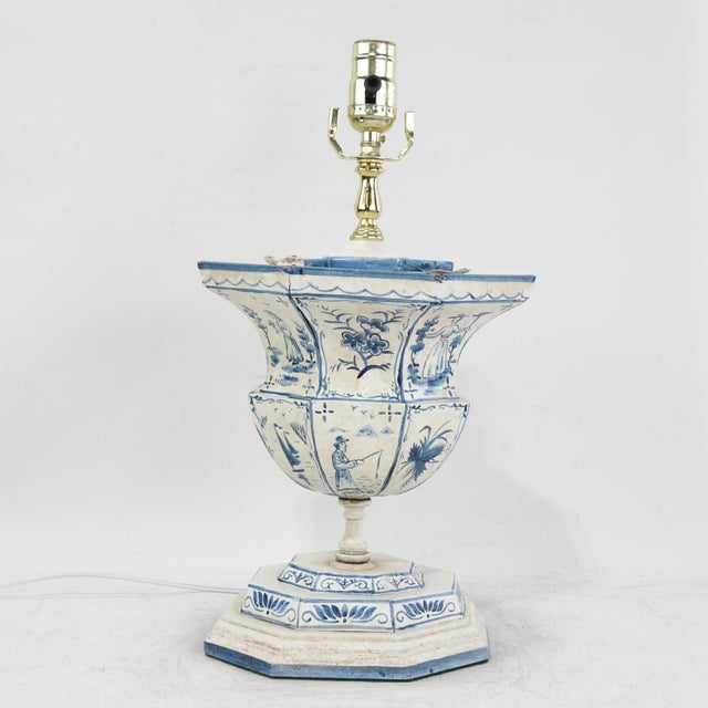 Traditional Vintage Hand-Painted Dutch Blue and White Tile-Style Metal Table Lamp - Octagonal Urn With Pastoral Scenes For Sale - Image 3 of 17