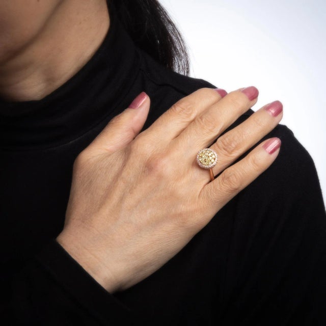 Pink Yellow Diamond Halo Ring Estate 18 Karat Rose Gold Fine Coloured Gemstones size 8.25 For Sale In Los Angeles - Image 6 of 7