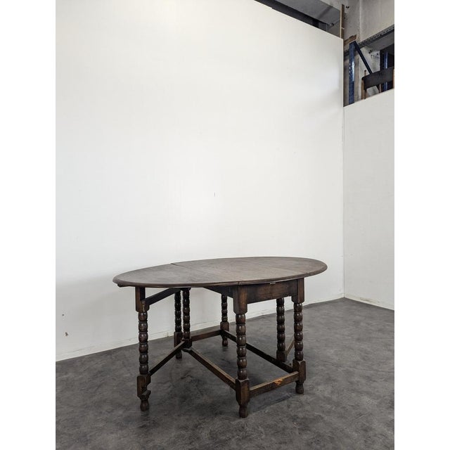 Gateleg Reel Dining Table, in Very Good conditions.