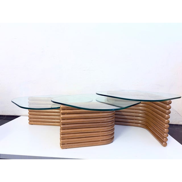 Mid-Century Modern Vintage Hollywood Regency Nesting Tables in Rattan and Glass, 1960s, Set of 3 For Sale - Image 3 of 10