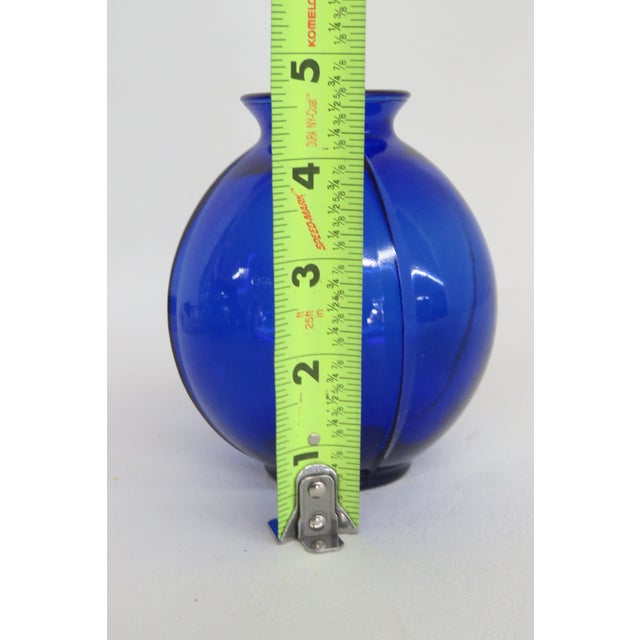 Vintage Cobalt Blue Ribbed Glass Vase 4565b For Sale - Image 10 of 11