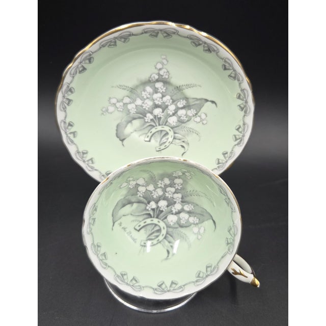 Vintage 1939-1949 'Double Warrant' Paragon 'To the Bride' Teacup and Saucer by Appointment Hm Queen Elizabeth and Hm Queen Mary For Sale - Image 4 of 18
