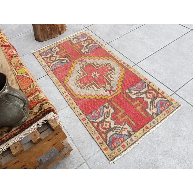 Farmhouse 1950s Modern Vintage Area Rug For Sale - Image 3 of 10