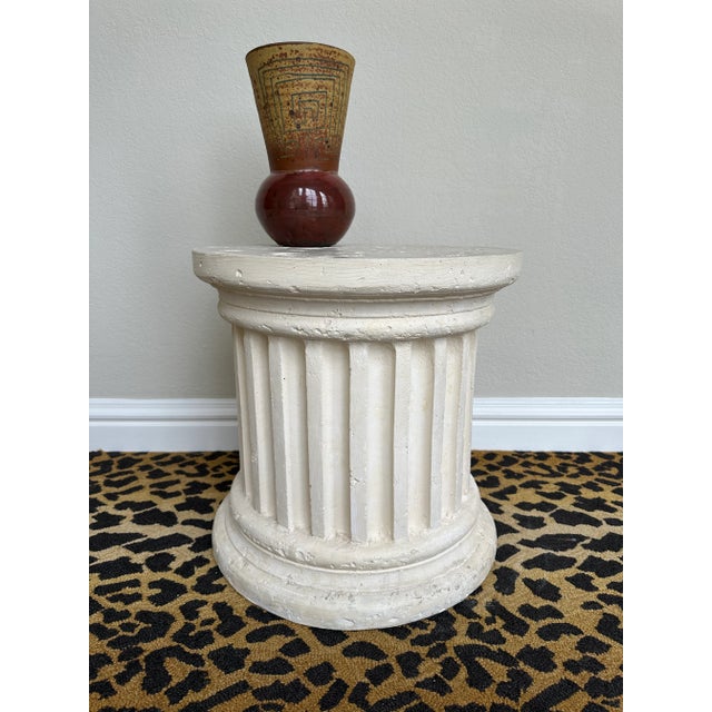 Vintage 1980’s Neoclassic Fluted Plaster Pedestal Side Table For Sale In Los Angeles - Image 6 of 12