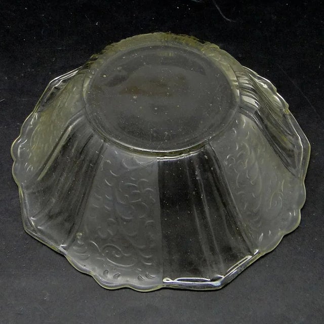 Art Deco Bowl attributed to Krosno Glassworks, in Good conditions. Designed 1920 to 1949 This piece is attributed to the...