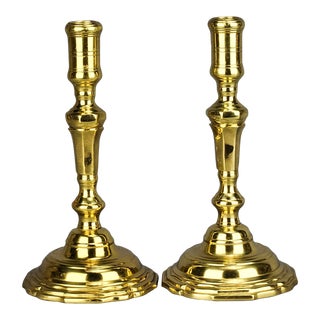 Pair of Mid 20th Century Solid Brass Candlesticks by Virginia Metalcrafters Colonial Williamsburg For Sale
