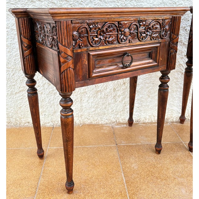 1930s Pair of Spanish Carved Oak Nightstands With Drawer, 1930s For Sale - Image 5 of 15